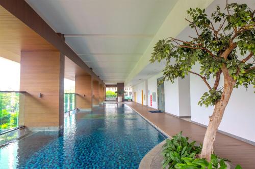 Comfortable Studio Room at Capitol Suites Apartment By Travelio, Yakarta (foto 6)