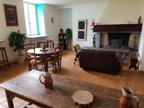 Koplietošanas atpūtas telpa ar TV, Gite Chaneü (Gite Chaneu) in Osse-en-Aspe