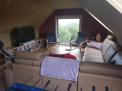 Iekārtas, Hier begint den hemel. in Rendeux