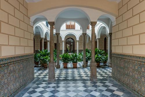 PATIOS DE GARCIA LORCA, Гранада
