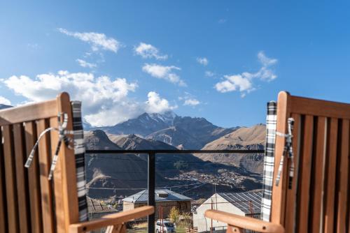شرفة/ تراس, Landscapes Hotel Kazbegi in كازبيجي