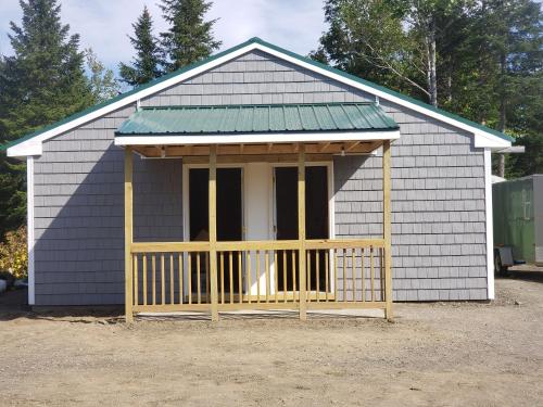 Katahdin's Shadow Lodge