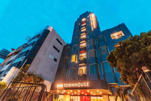 Super OYO Townhouse 2 Hotel Gunung Sahari