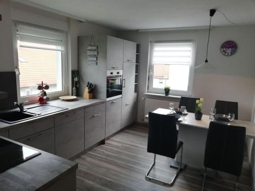 virtuve, Ferienwohnung Christiane - neue, moderne Ferienwohnung mit Blick ins Grüne (Ferienwohnung Christiane - neue, moderne Ferienwohnung mit Blick ins Grune) in Abtsteinach