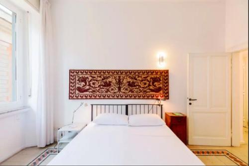  King room in a shared apt, Rom bei Casale Pisana