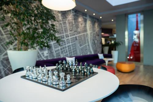 Best Western Plus Executive Hotel and Suites - image 9