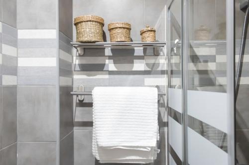 Studio in Ruda close to Plaza Mayor & Parking Gratis - Tap to explore photos