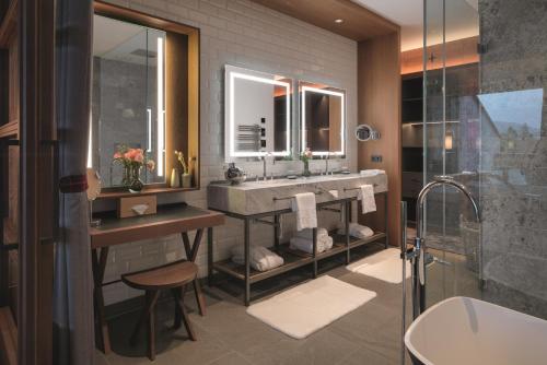 Interalpen-Hotel Tyrol GmbH - image 14