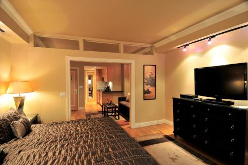 Studio King image 8