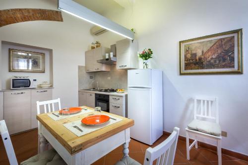 Classic Tuscany Apartments - image 5