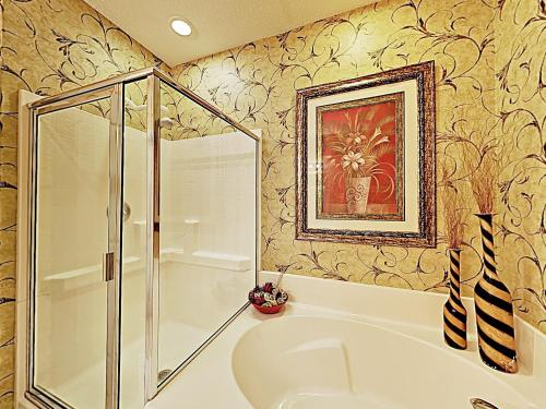 Exclusive Greenbriar Condo With Golf & Beach Shuttle Condo - main image