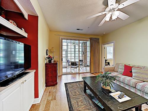 Exclusive Greenbriar Condo With Golf & Beach Shuttle Condo - image 6