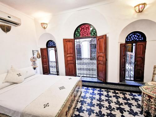 Riad Farah - Tap to explore photos