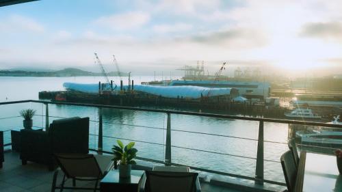 All New Lux Panoramic Sea-view Penthouse on Princes Wharf! The Heart of Auckland CBD! Free Parking!, Окленд (фото 5)