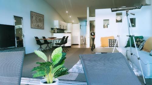 All New Lux Panoramic Sea-view Penthouse on Princes Wharf! The Heart of Auckland CBD! Free Parking!, Окленд (фото 6)