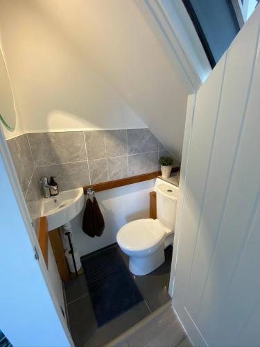 Bathroom, Luxury 5* Home with Secret Garden and Free Parking in Croxteth