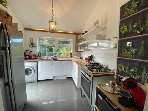 Kitchen, Luxury 5* Home with Secret Garden and Free Parking in Croxteth