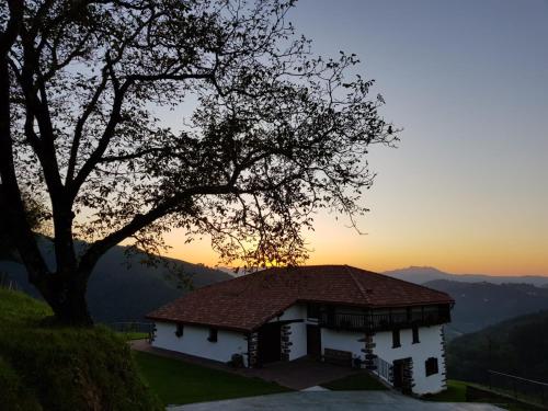BASERRI gîte à louer Etxalar