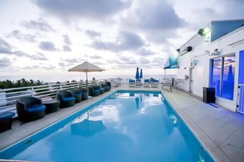 Ocean Drive Studio Beach Front - main image