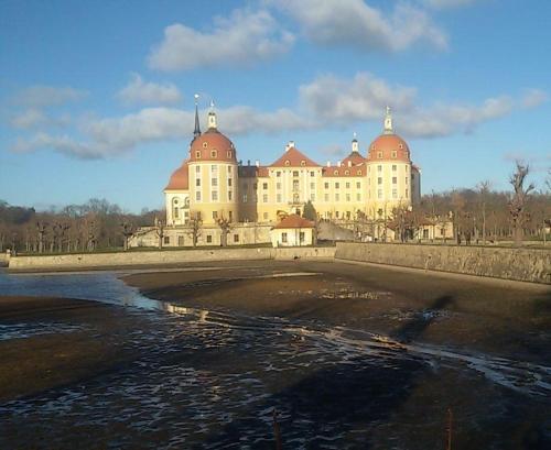 Dresden-Fewo-Huhle 2.1km von Rabenau entfernt