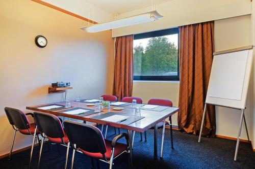 Holiday Inn Helsinki-Vantaa Airport, an IHG Hotel