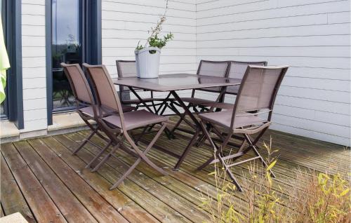 Nice home in Pacy sur eure w/ WiFi and 3 Bedrooms gîte à louer Houlbec-Cocherel