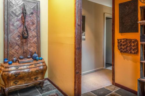 226569809 Inn Paradiso