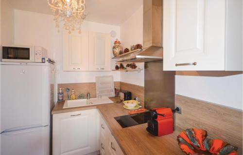 Beautiful apartment in Vallauris w/ Outdoor swimming pool WiFi and Outdoor swimming pool - image 7