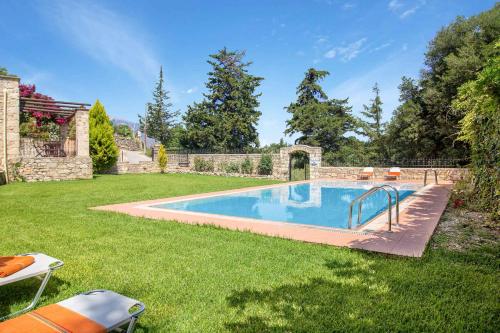  Villa Kontis in Máza