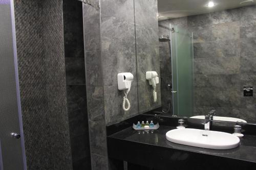 Erebuni Hotel Yerevan - main image