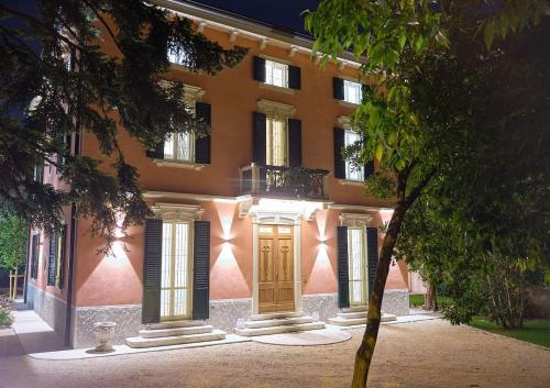  AL CALICANTUS APARTMENT AND ROOMS, Pension in Verona