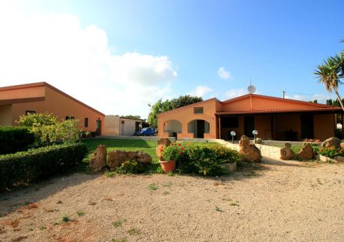 Exterior view, Agriturismo da Pina in Mugoni