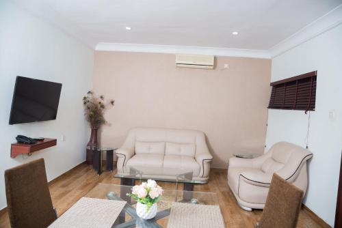 Lezsco Luxury Aparthotel