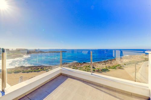 Apartment Migjorn Cel Seafront - image 4