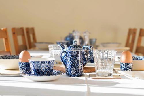 Leverton House - image 5