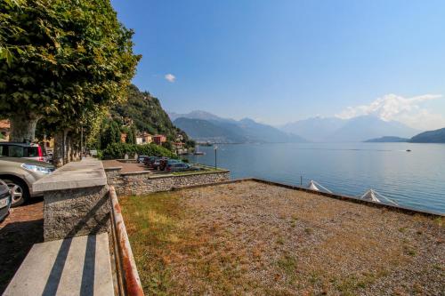  Casa Amalia on the Lake, Pension in Musso