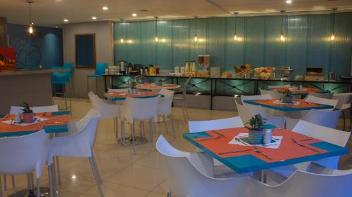 226686503 Hotel 104 Art Suites