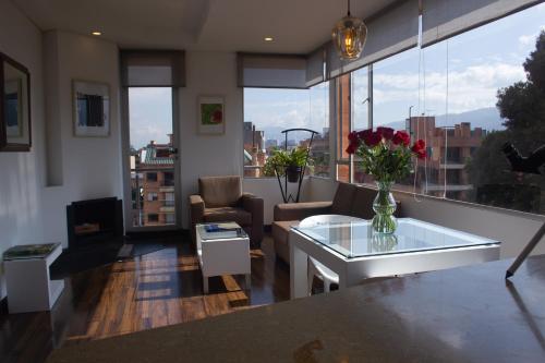 226686608 Hotel 104 Art Suites