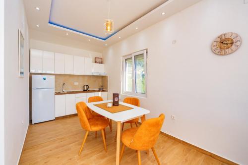 Apartment with Sea View image 10
