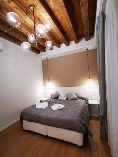 Deluxe 3 Bedroom Flat in Rialto - image 5