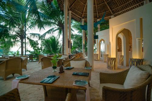 Restaurant, Swahili Beach Resort in Mombasa