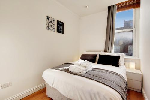 WelcomeStay Tooting Broadway 3 Bedroom Apartment - image 6