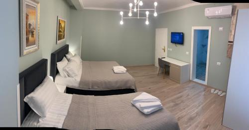 BELUX HOTEL - image 13