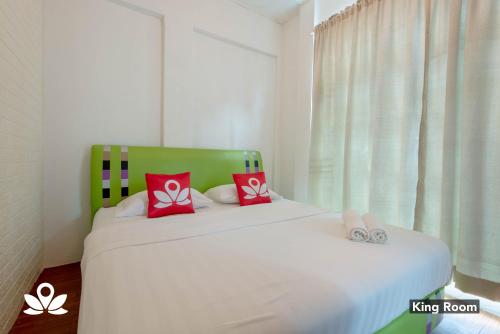 Island Backpackers Room Type - King Room with Shared Bathroom