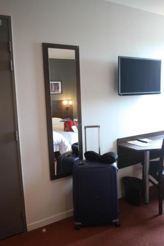 Orly Superior Hotel - image 5
