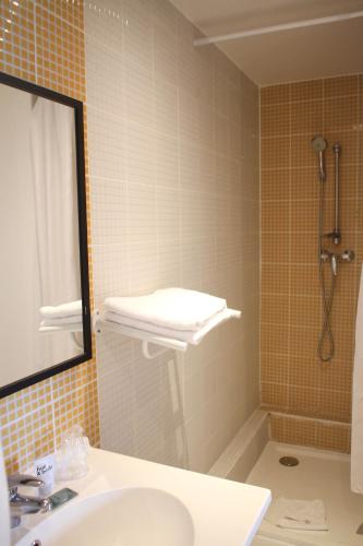 Orly Superior Hotel - image 14