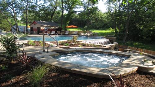 Chalets Resort Luxury Lakefront Villa Amazing View 2 Pools Free Amenities Dock - image 4