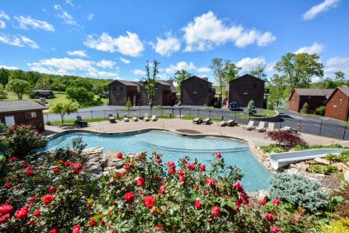 Chalets Resort Luxury Lakefront Villa Amazing View 2 Pools Free Amenities Dock - image 8