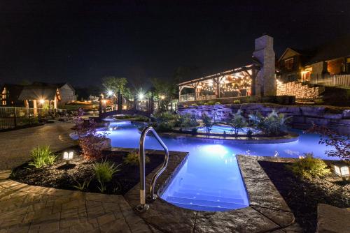 WaterMill Cove Resort LAKEFRONT Cabin 2 mi to Silver Dollar City Pools Mini Golf in Branson, USA
