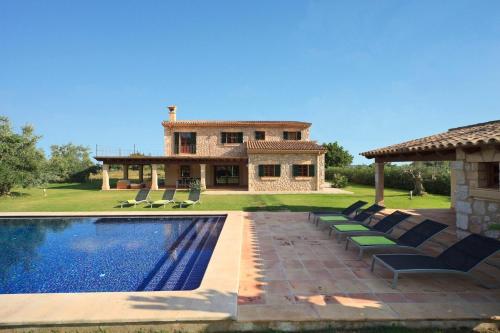 Villa Son Ferragut de Baix by Sealand Villas